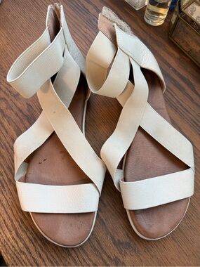 Gentle souls sandals